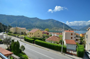 Sunny panorama apartment Kotor